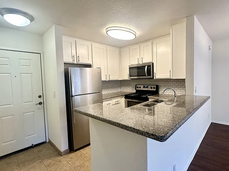 Terrace Trousdale Apartments — Photo 9
