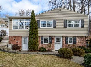 58 Lakeside Dr, Belvidere, NJ 07823