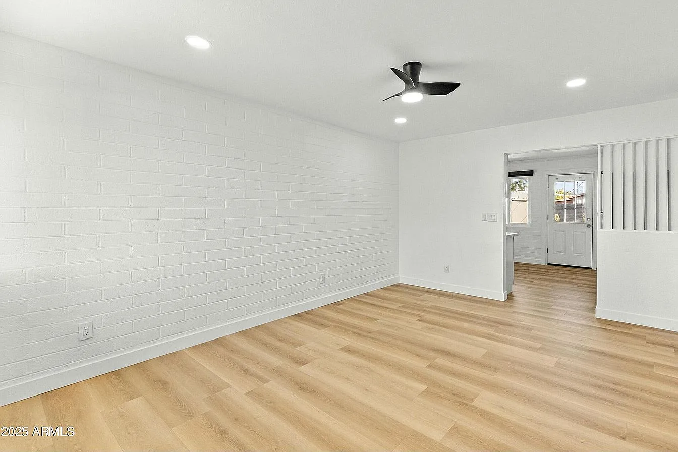 2 bed, 750 sqft, $1,695 — Photo 3
