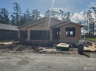 1169 Seawall Ln, Oak Harbor, WA 98277