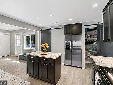422 Avondale Dr — Photo 13