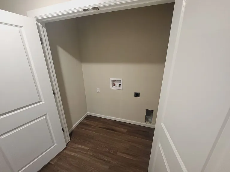 1511 Rosewood Dr — Photo 8