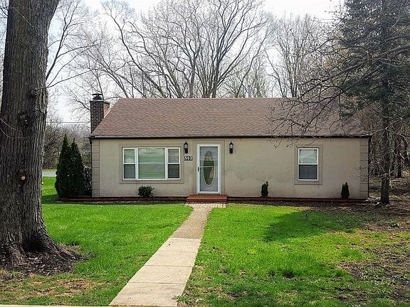 2nd image of 562 E Jefferson St