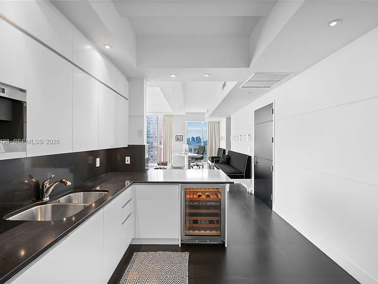 50 S Pointe Dr #3103 — Photo 19