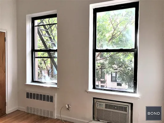 Rented by Bond New York | media 19