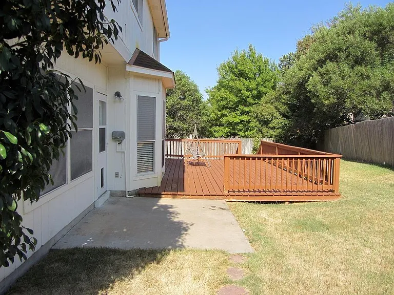 1815 Hickory Ridge Cv — Photo 28