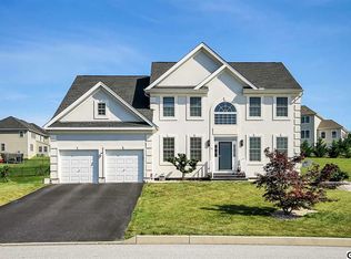 16 Bella Vista Dr, Mechanicsburg, PA 17050