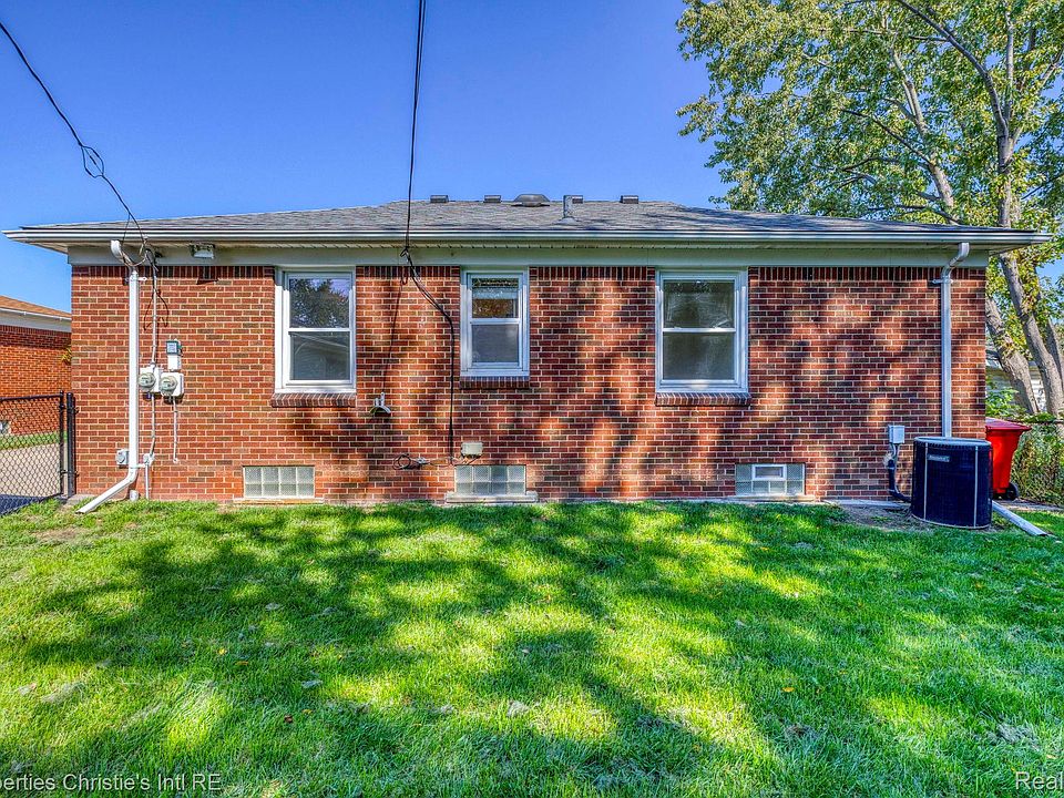16320 Aurora Ave, photo 4