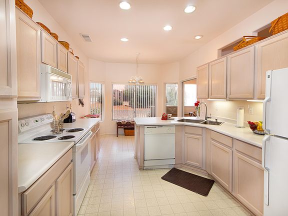 2nd image of 15144 W Black Gold Ln