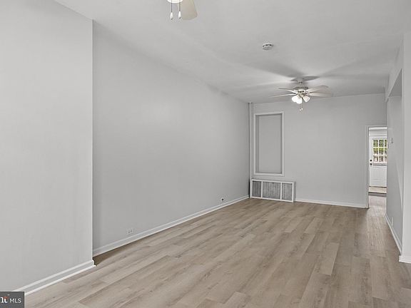 4th image of 437 Jackson St