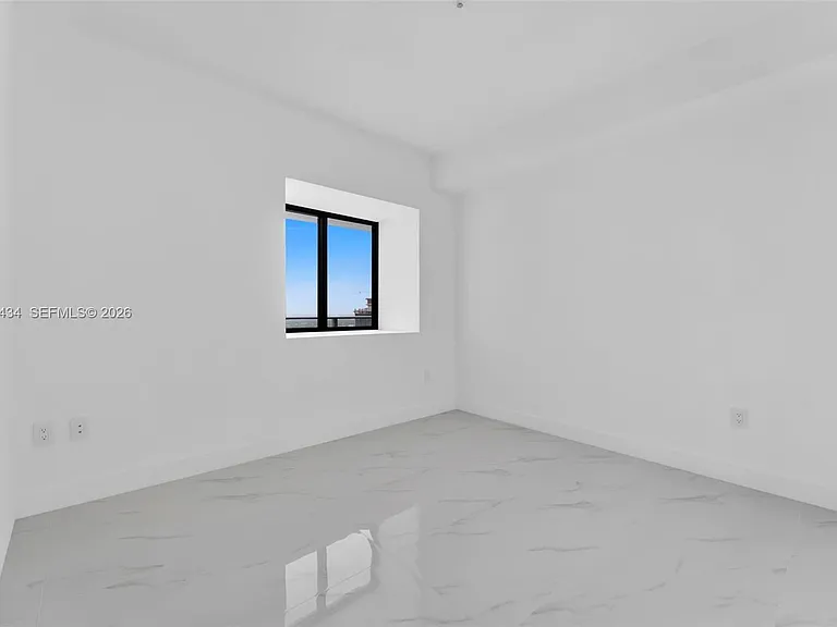 700 NE 24th St #3806 — Photo 30