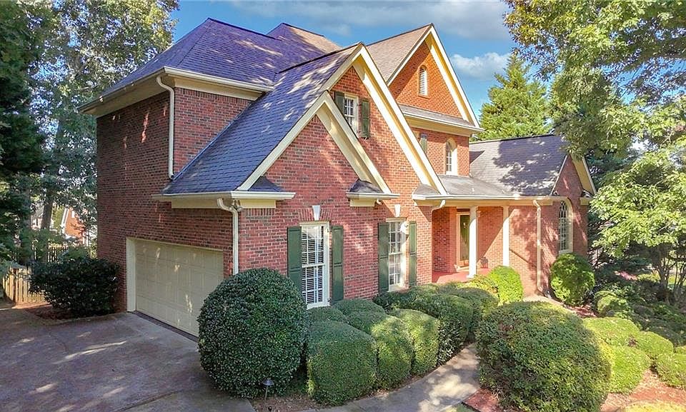 1st image of 2840 Towne Village Dr