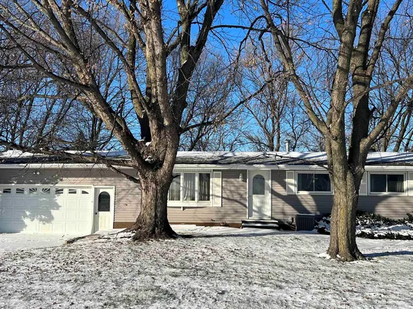 2041 Quinlan Ave, New Hampton, IA 50659