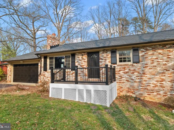 96 Sandy Ridge Rd, Fredericksburg, VA 22405