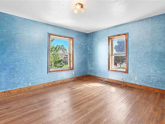 5th image of 1418 E Erie Ave #A