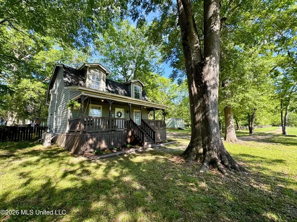 128 Jones St SE, Flora, MS 39071