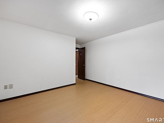 5th image of 60 Roseanna Road