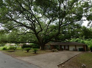 1805 Pine Village Dr, Houston, TX 77080