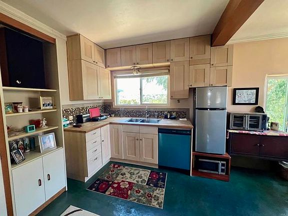2nd image of 2371 Vancouver Avenue
