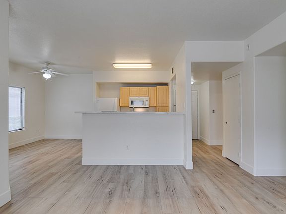 3rd image of 8250 N Grand Canyon Dr Unit 1116