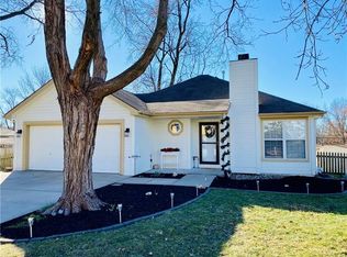 7007 NW 77th St, Kansas City, MO 64152