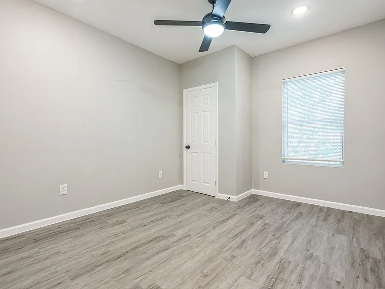 1506 W Woodlawn Ave — Photo 16