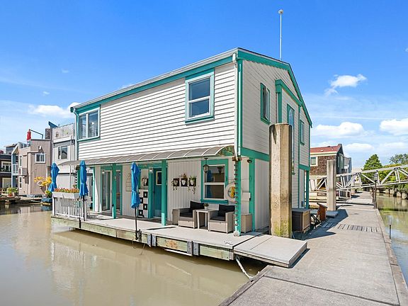 3rd image of 3459 River Rd W #1