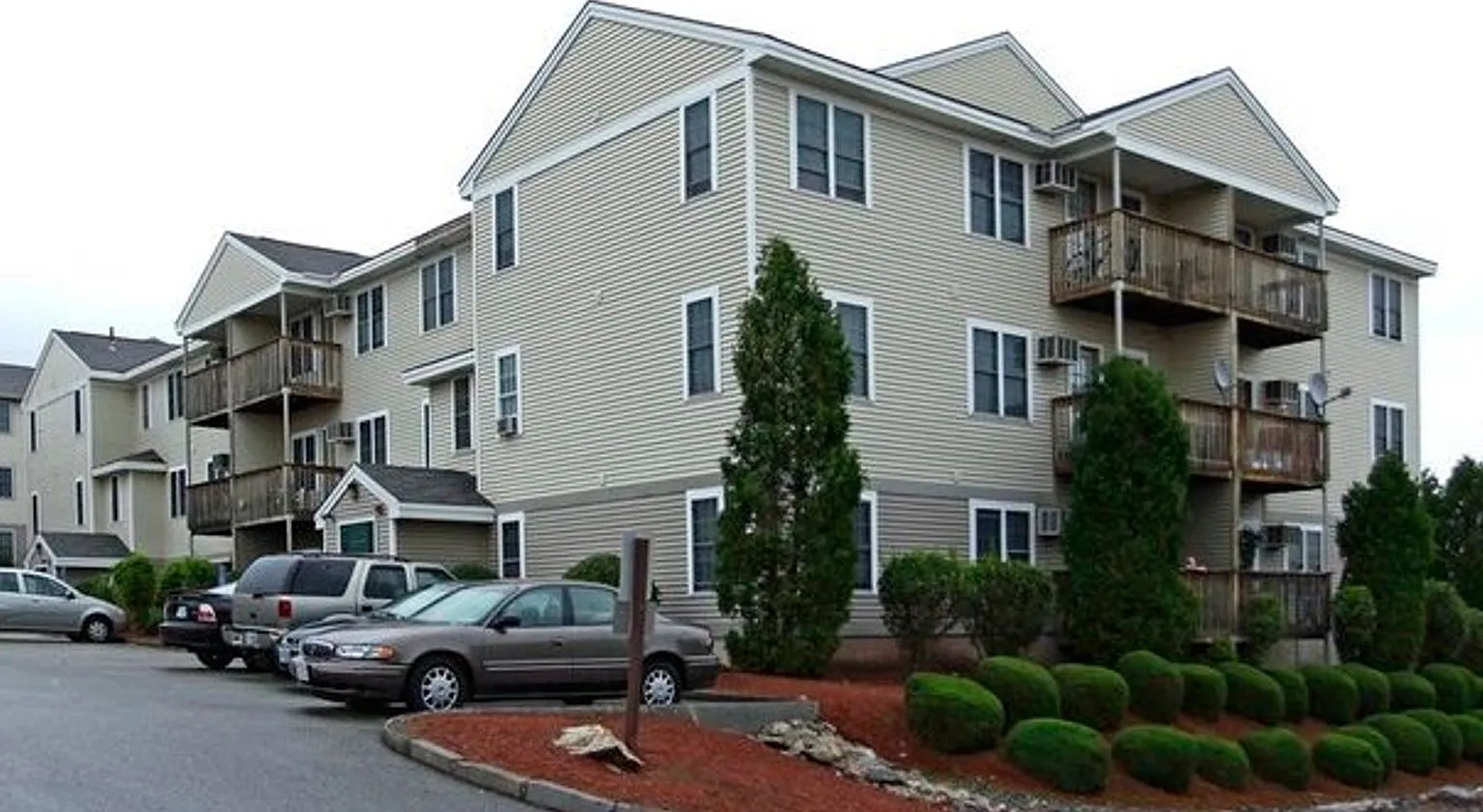 The Residence at Summit Pointe - Offering 2 & 3 br units in Manchester, NH — Photo 1