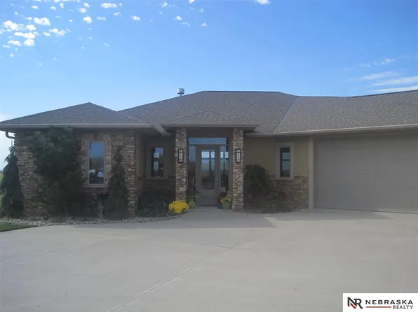 1207 E 3rd St, Oakland, NE 68045