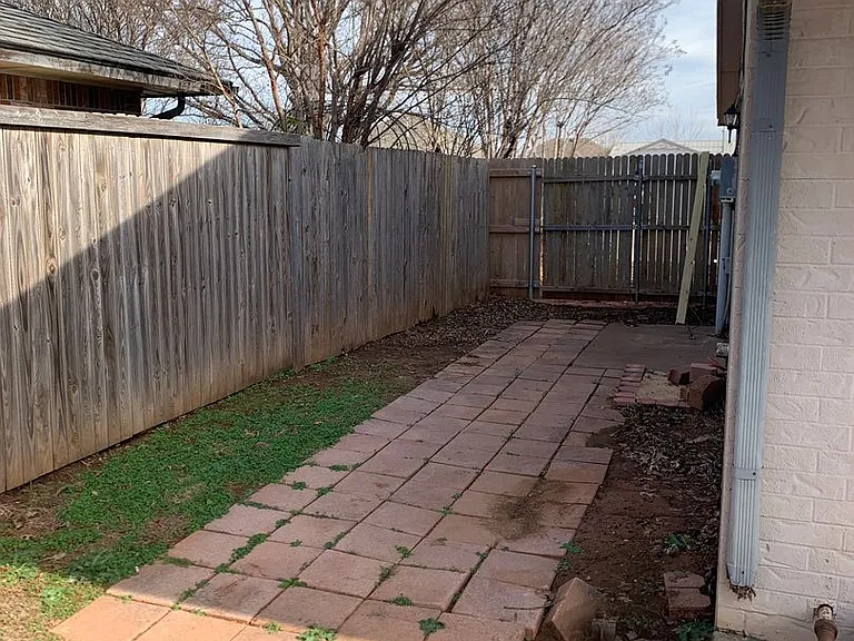 517 Post Oak Ln — Photo 42