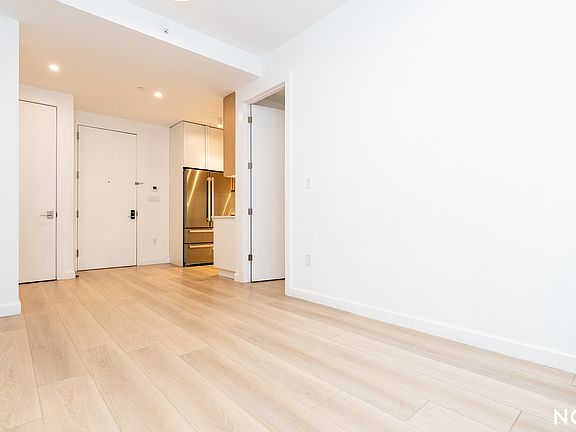 4th image of 26-04 Jackson Ave #2B