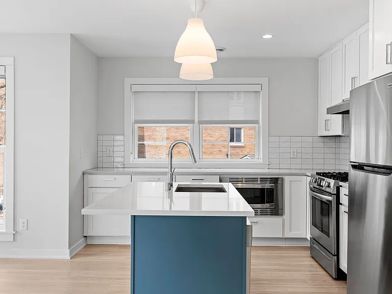 Harriet Apartments — Photo 13