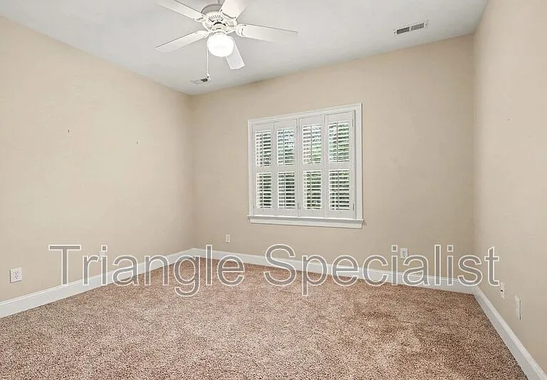 6121 Carlyle Dr — Photo 35