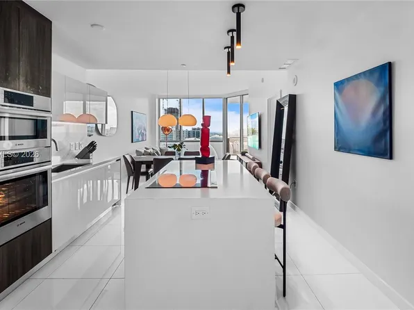851 NE 1st Ave Unit 1606, Miami, FL 33132