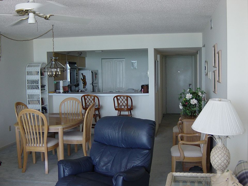2nd image of 1301 S 1st St #1107