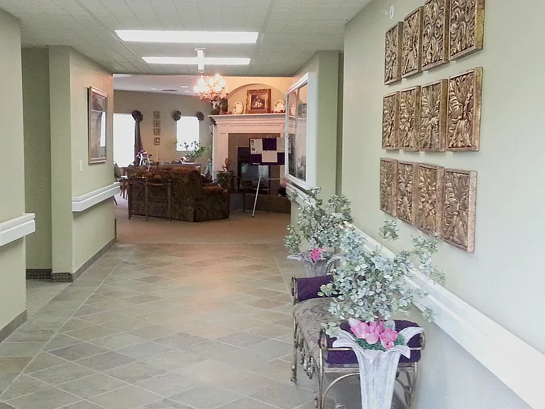 Meridian Stratford Place Senior 55+ Apartments — Photo 13