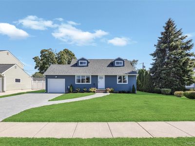 23 Peachtree Lane, Hicksville, NY, 11801