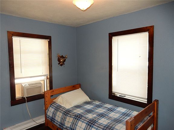 5th image of 315 E Bartlett Ave