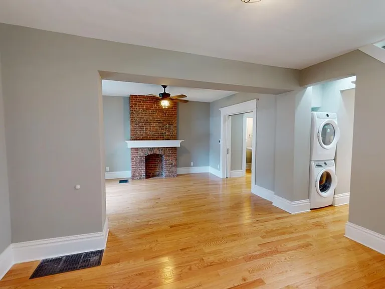 1348 Summit St — Photo 5