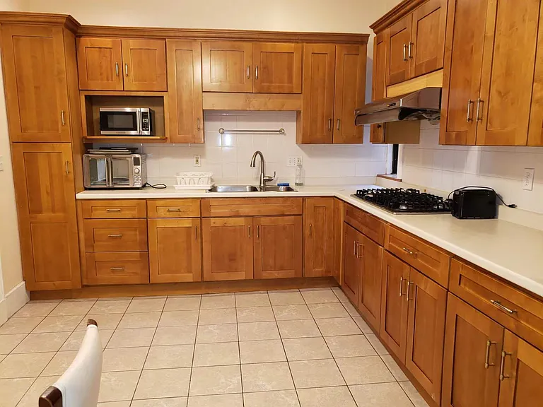 1258 Commonwealth Ave — Photo 15