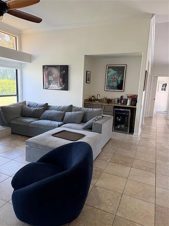 4 bed, 3.0 bath, 2999 sqft, $5,250 — Photo 4