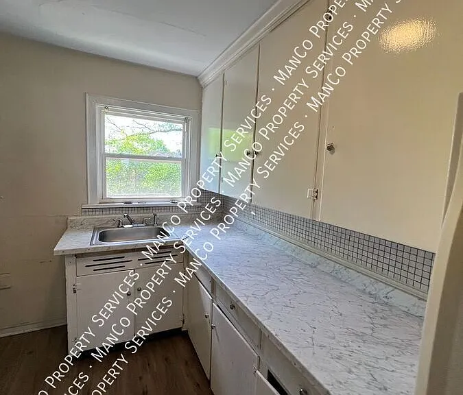 400 Delaware Ave #3 — Photo 7