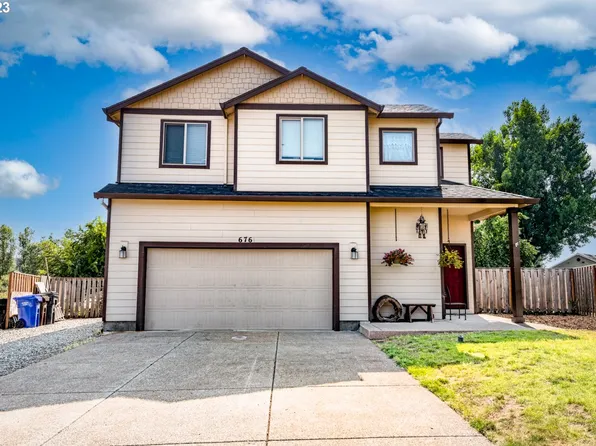 676 S Taylor Ct, Molalla, OR 97038