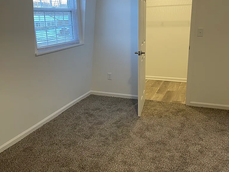 1020 E Main St #5 — Photo 14
