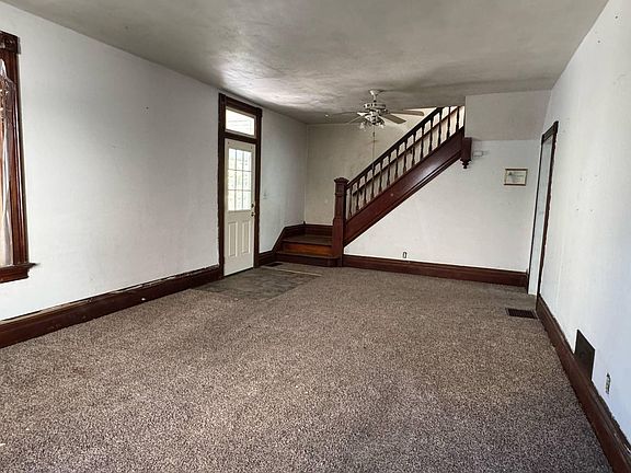2nd image of 152 E Main St