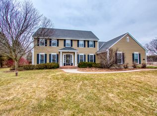 W310N5011 Old Steeple Rd, Hartland, WI 53029