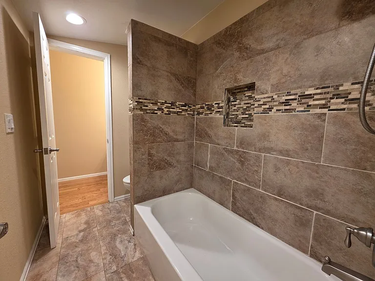 5014 Sunsuite Trl — Photo 9