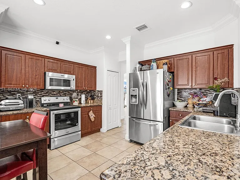 16610 SW 57th Ln — Photo 12