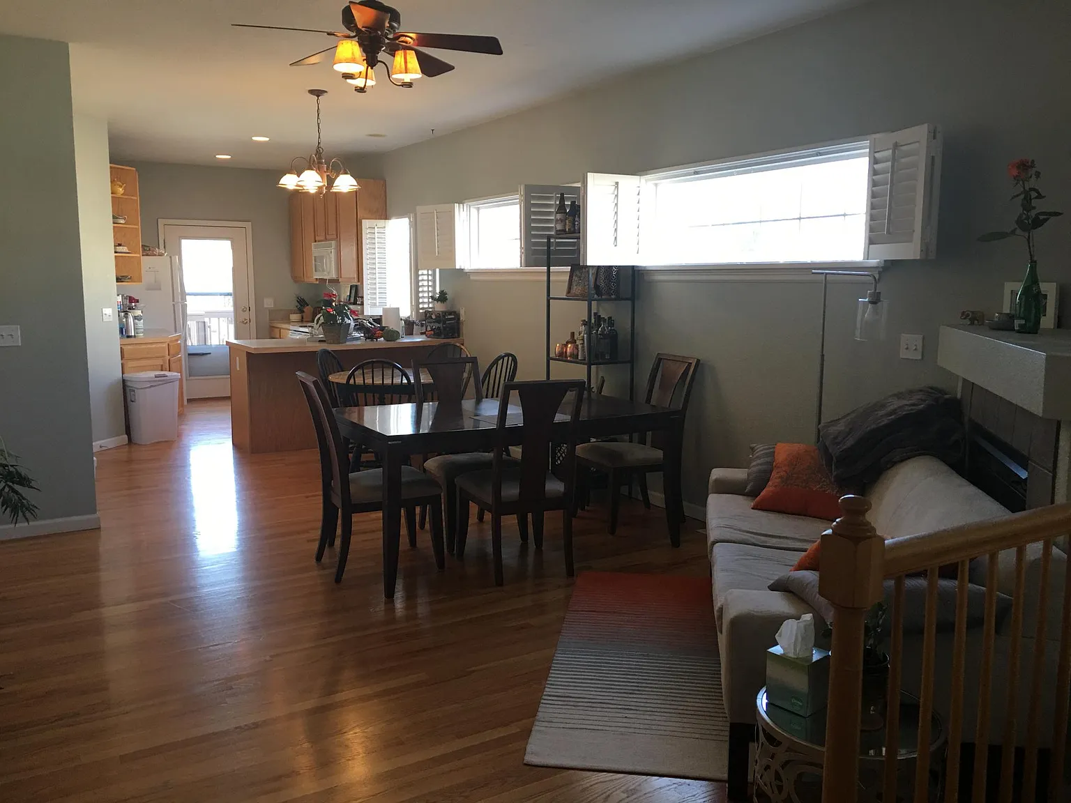 3 bed, 2.5 bath, 2076 sqft, $2,500 — Photo 3