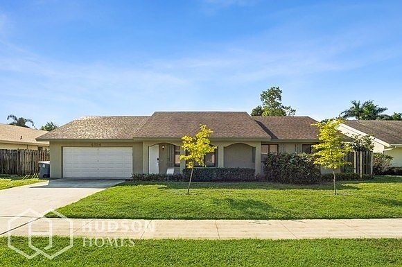 1st image of 4834 Willow Dr